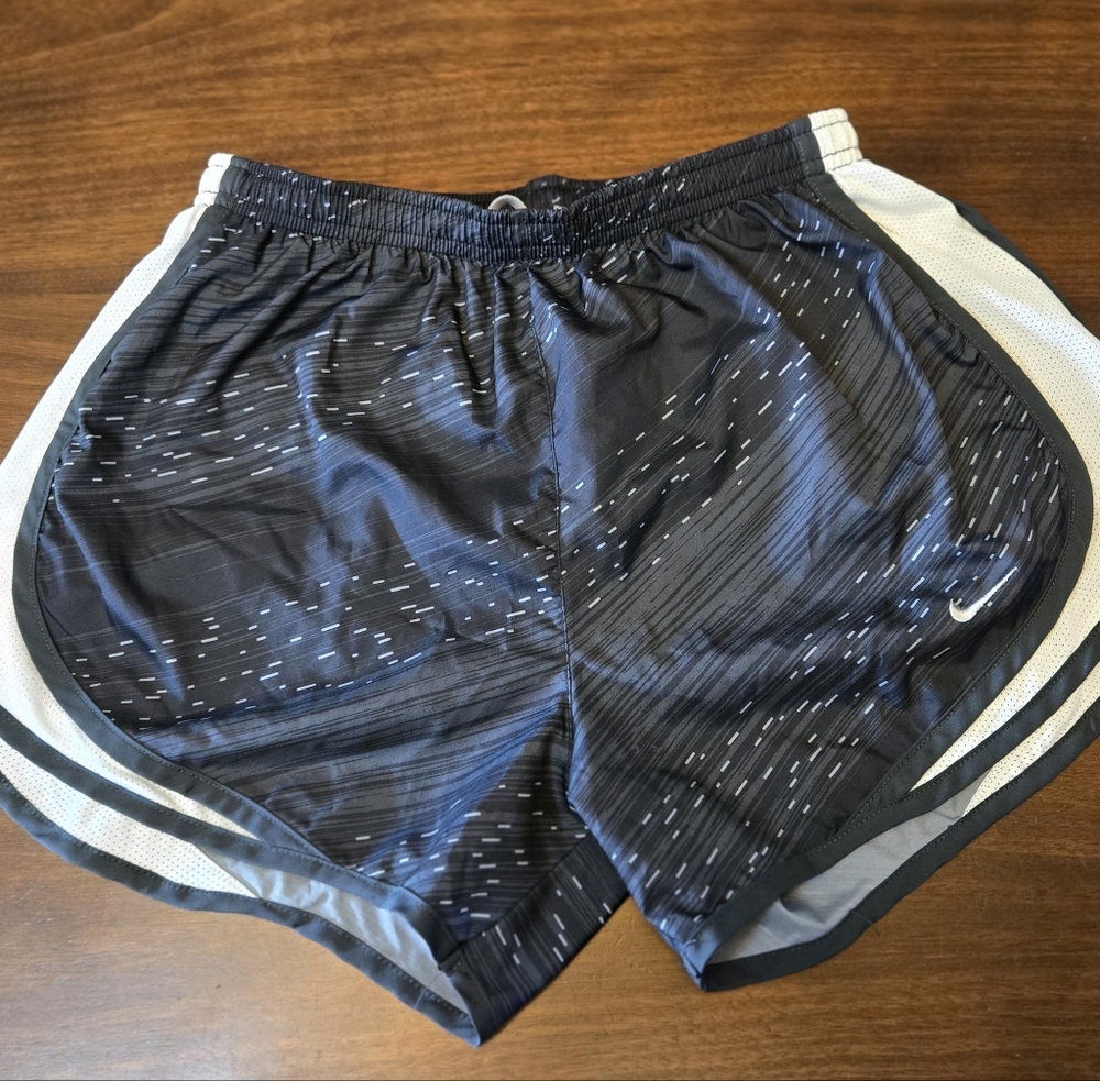 Nike Dry‎ Fit Running Shorts Womens Small Gray Black Drawstring Waist EUC